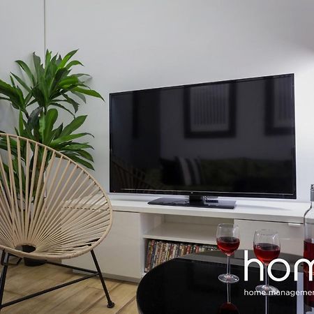 35M² Homm Impressive Apartment In Атина Екстериор снимка